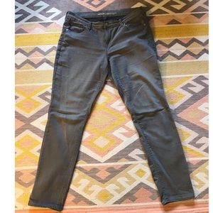 Old Navy Gray Wash Curvy Fit Women’s Jean 14